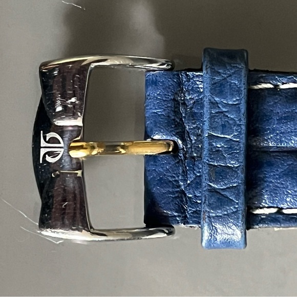 Titan Vintage Men's Water Resistant Watch - Picture 10 of 16